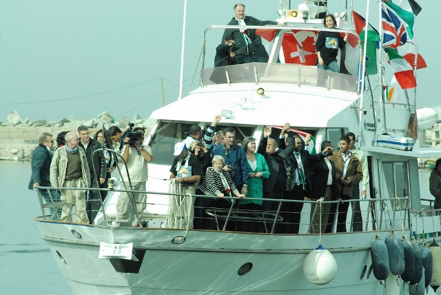 Parliamentarians arriving in gaza nov 08
